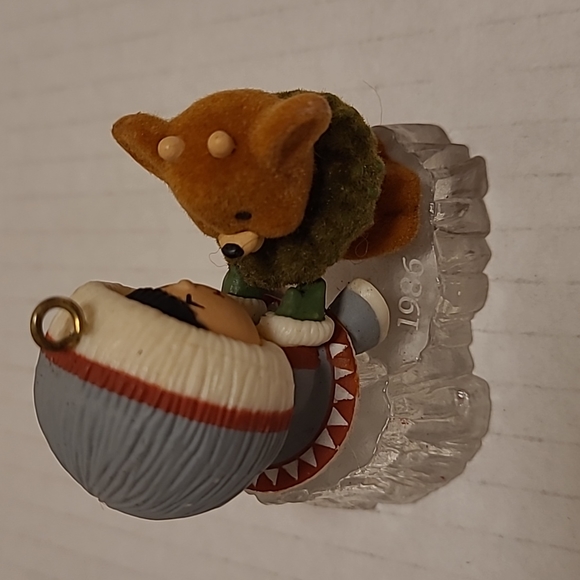 Set of 9 Vintage 1986 Hallmark Keepsake Christmas Ornaments - Picture 8 of 14